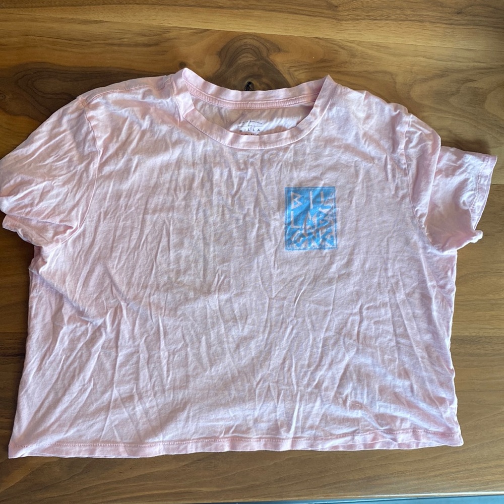 woman’s medium billabong cropped tee
